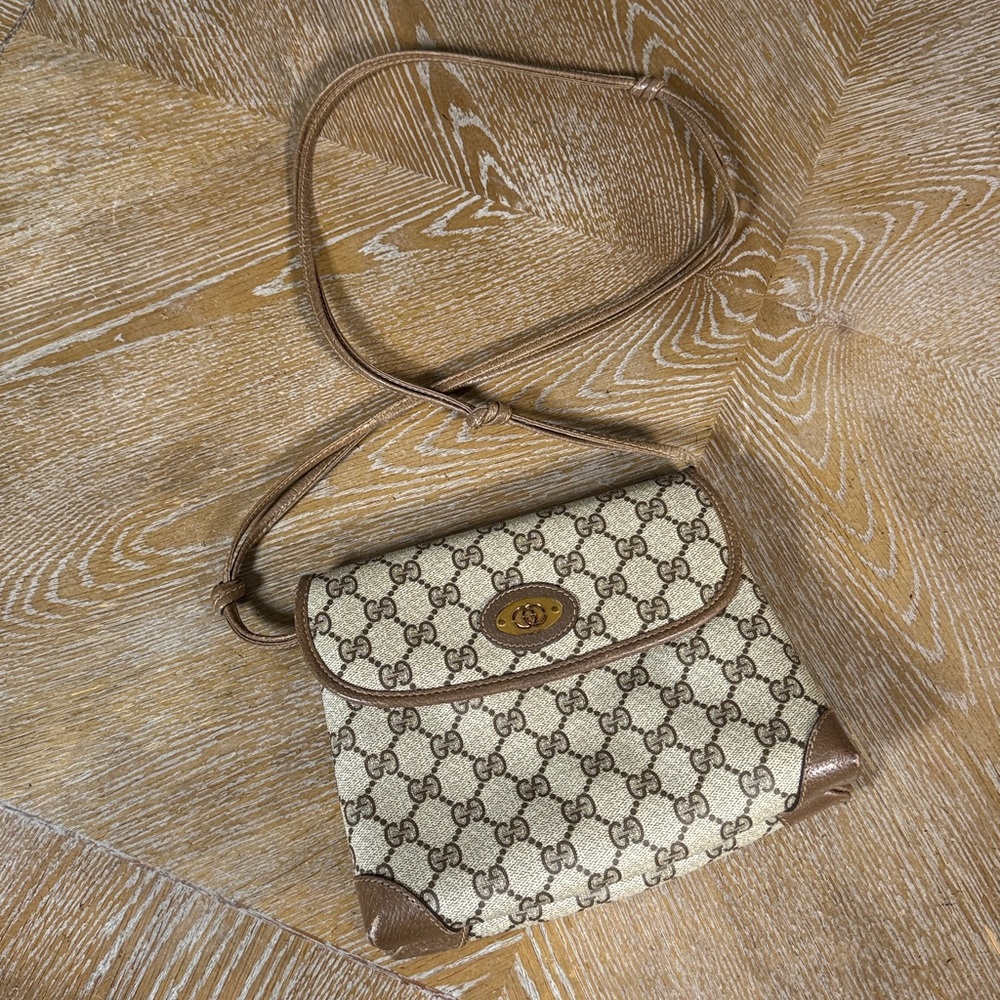 GUCCI Vintage Beige and Brown Crossbody Bag - Picture 2 of 15